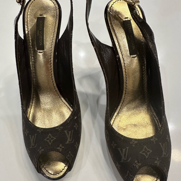 Louis Vuitton, monogram, Peep Toe, Sling Back, high heel With gold hardware. - Picture 9 of 11